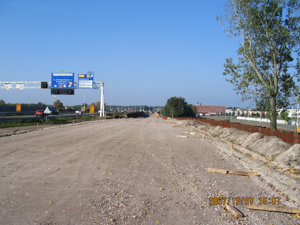 IMG_0559.JPG - Meerenakkerweg, zicht naar het noorden, asfalt-vragend perceel.