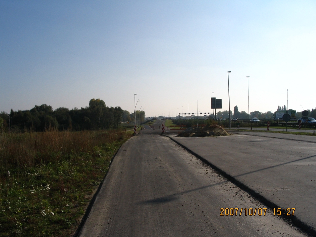 IMG_0563.JPG - Aansluiting Veldhoven zuid, omgebouwd van halfklaverblad tot Haarlemmermeer, met toerit schuin over de oostelijke parallelbaan.