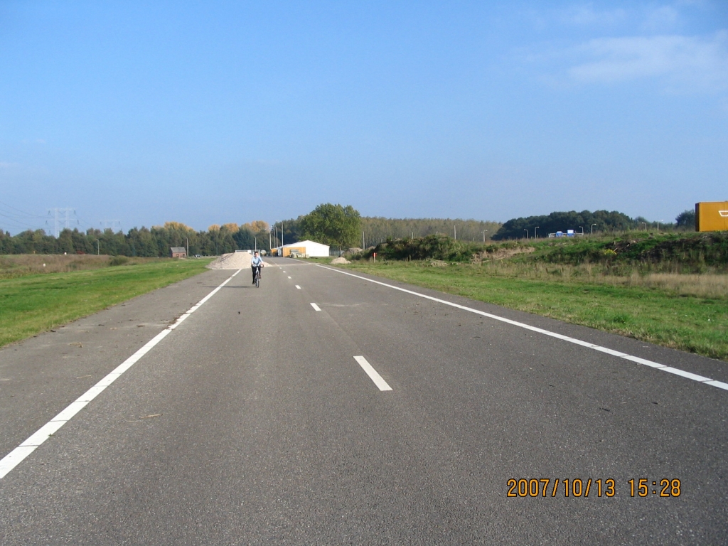 IMG_0635.JPG - Wegmisbruikster op de A58.