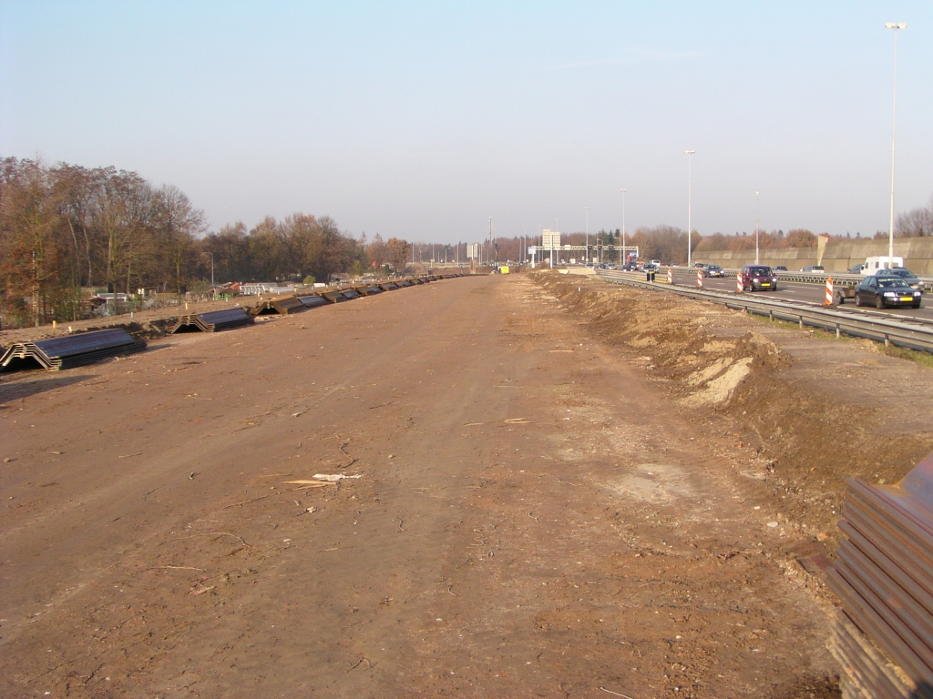 pb180014.jpg - Parallelbaan west vlak ten noorden van viaduct Welschapse dijk.  week 45 