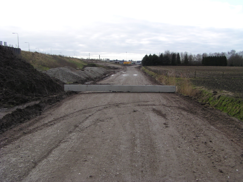 pc300001.jpg - Entree van het werkvak voor de weefvakken tussen Kp.'s Ekkerswijer en Batadorp aan de Boschdijk.