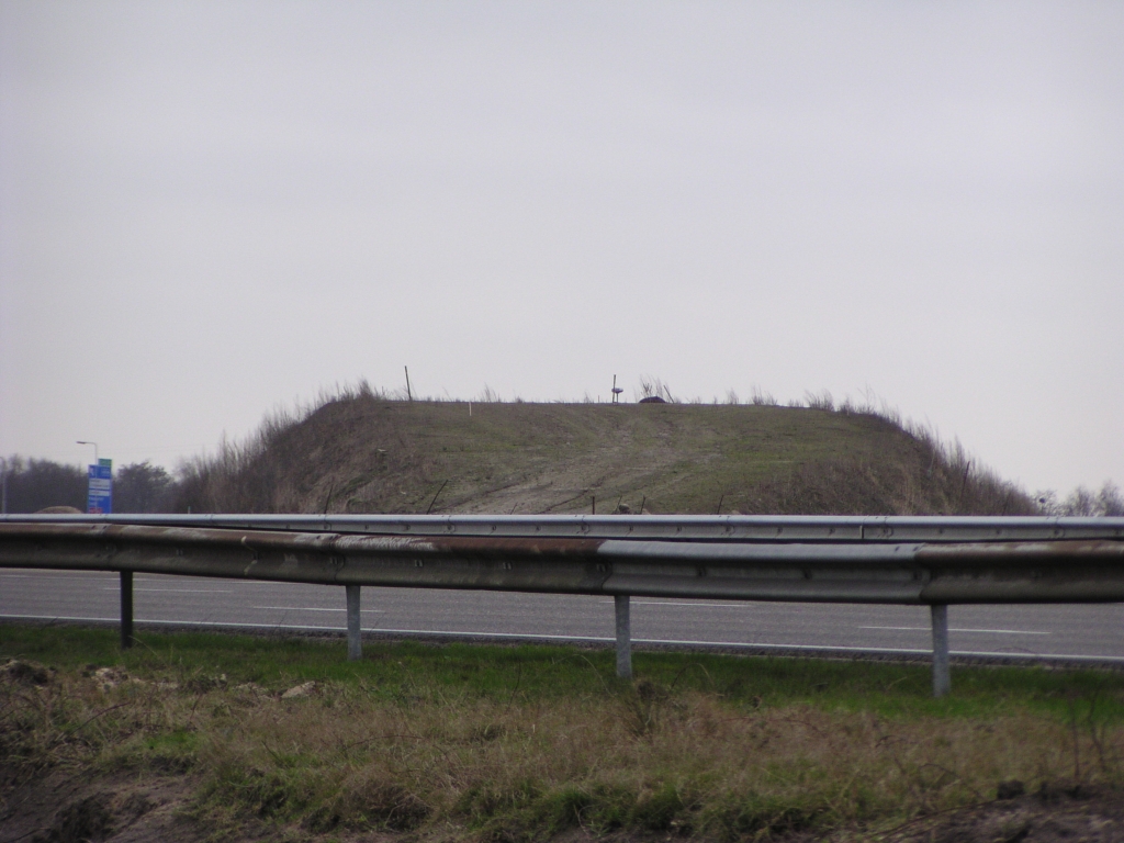 p1270016.jpg - De aanzet naar de hoge parallelbaan zuid flyover in Kp. de Hogt?