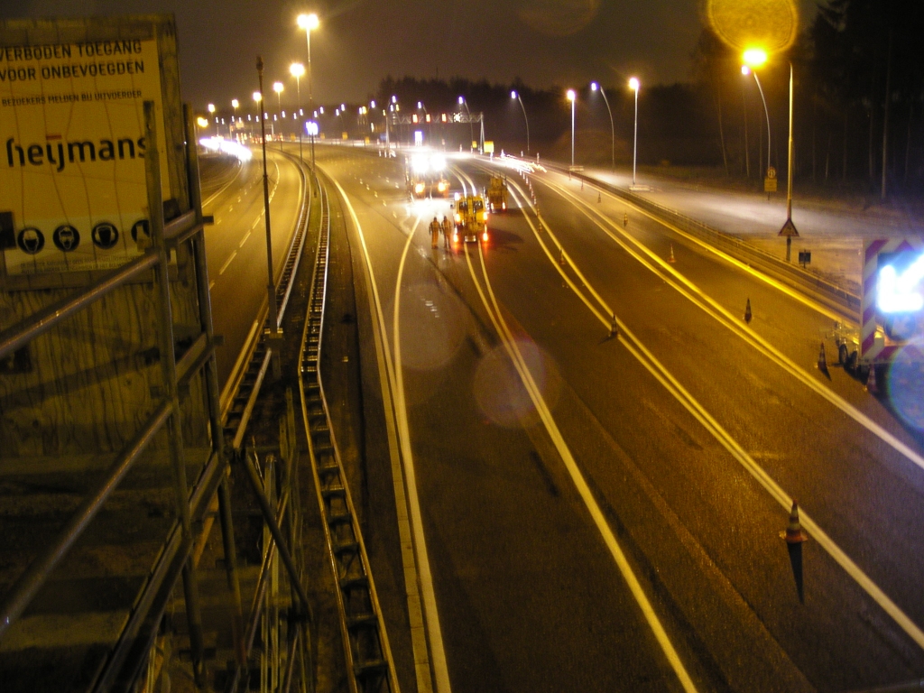 p3160033.jpg - Alles klaar voor vier riijstroken naar de parallelbaan, maar dat gaan we vannacht niet meer meemaken, morgen meer.