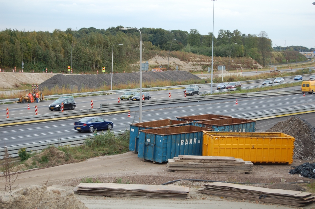 20081004-171145.jpg - Barrier alvast verschoven voor het instellen van een omleidingslus over de andere rijbaan.