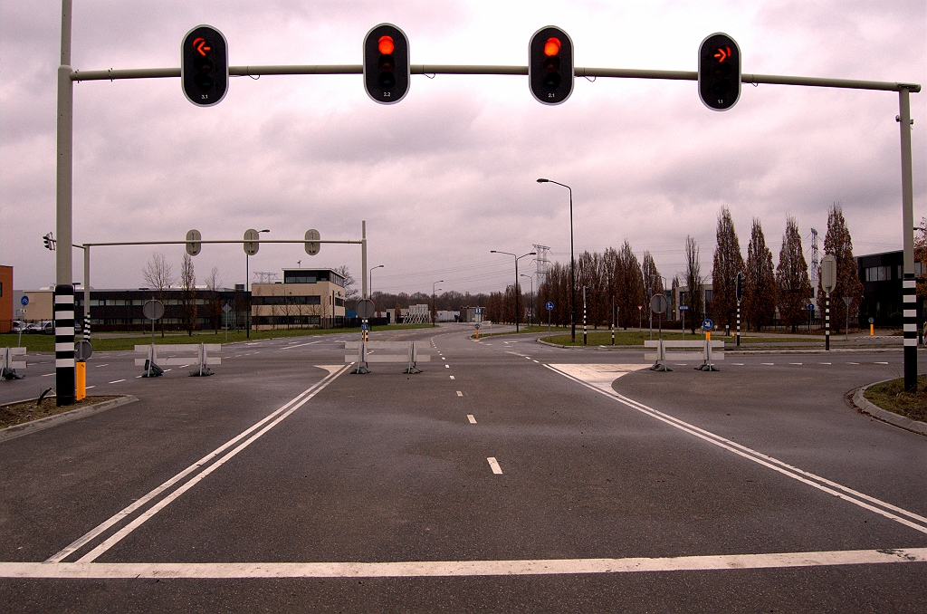 20081123-141409.jpg - De verkeerslichten onderaan zijn al enige tijd geleden geplaatst.