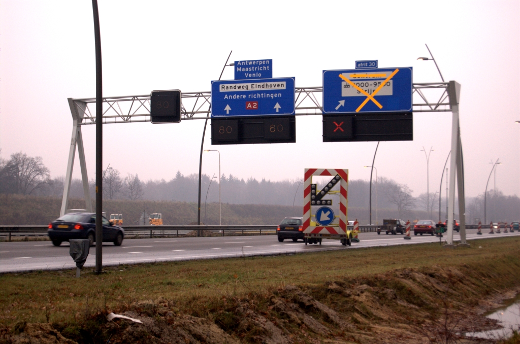 20081130-145259.jpg - Derde bord bij het puntstuk in de afrit, 450 meter na het tweede.