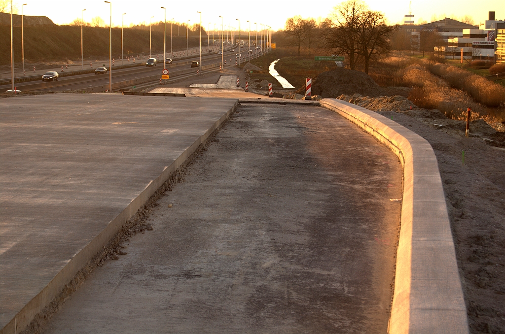 20081226-155941.jpg - De toerit in de richting Tilburg met autosnelweg profiel, waarbij de vluchtstrook wellicht geen beton krijgt.  week 200847 