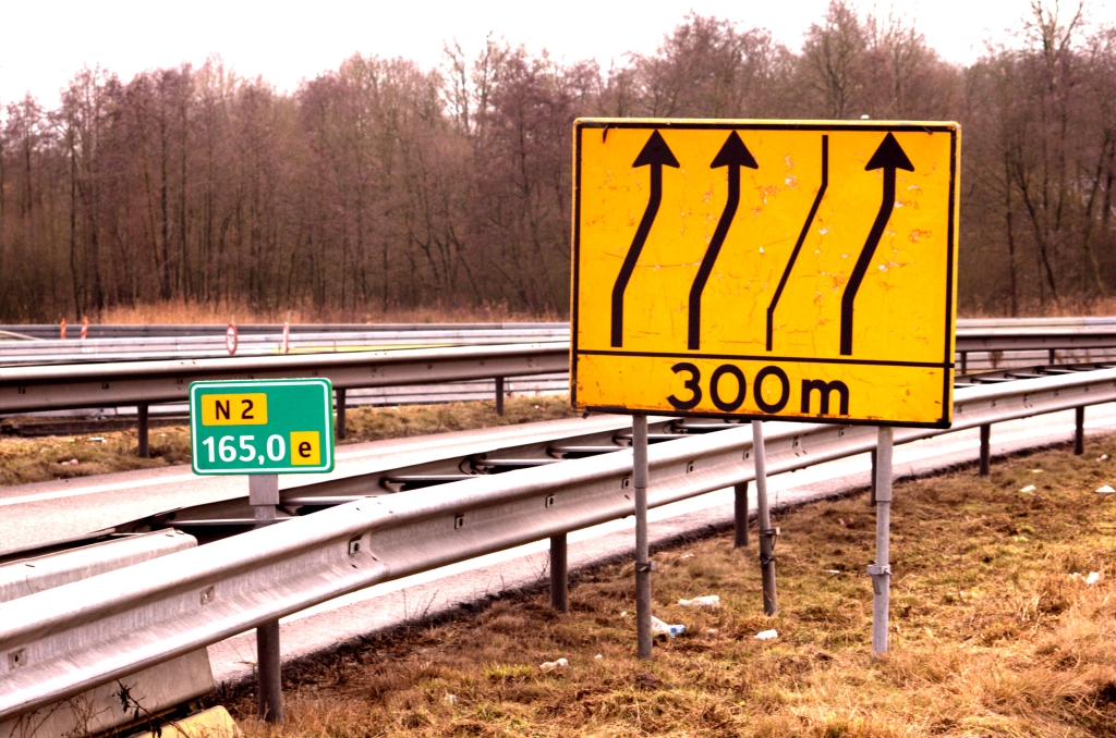 20090207-154916.jpg - Pas halverwege de verbindingsboog gaat het over in "e" toevoegsels ( directe verbindingsboog van HRR van het laagste kruisende wegnummer naar het hoogste kruisende wegnummer ).