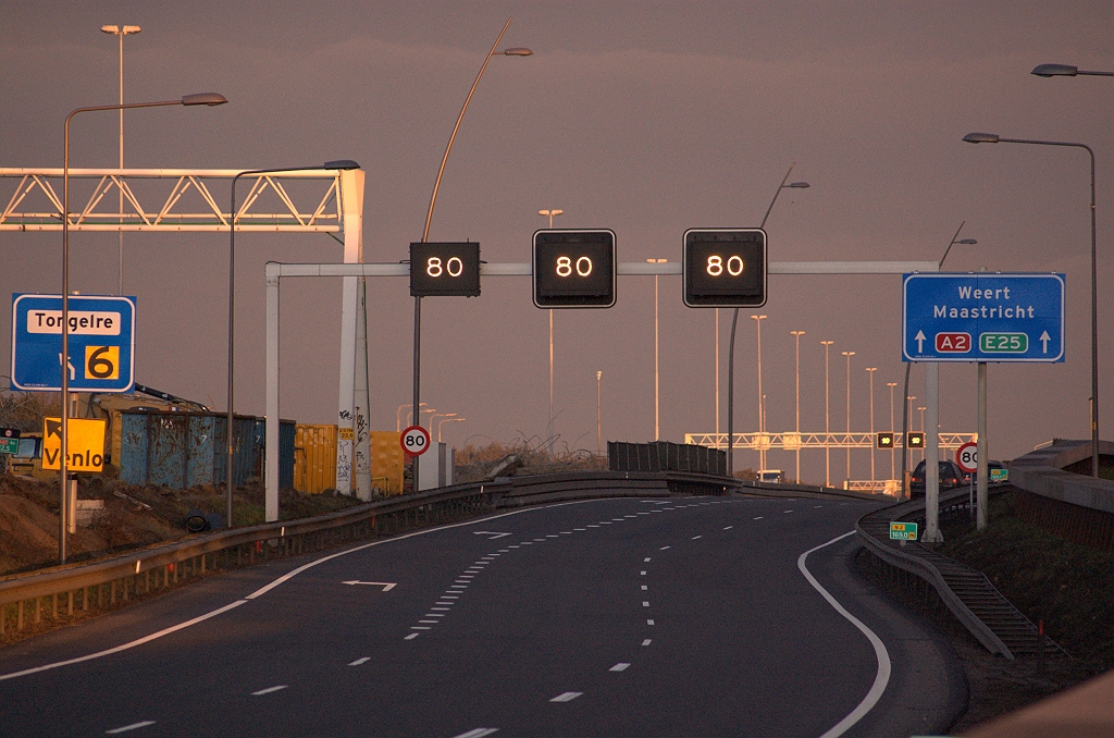 20090207-171605.jpg - Ook verderop tussen de aansluiting Waalre en kp. Leenderheide geen N2 meer op de bewegwijzering.