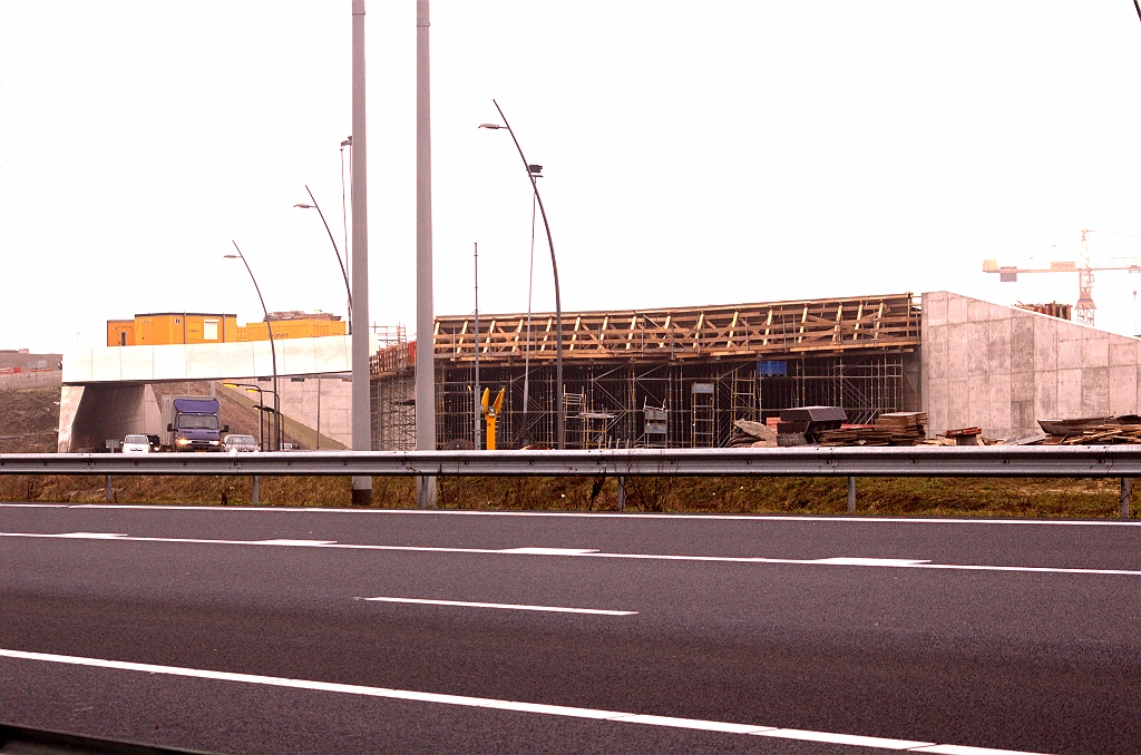 20090221-104057.jpg - Voortgang KW 5, meer bepaald de tunnel in de A2 hoofrijbaan vanuit de richting 's Hertogenbosch.