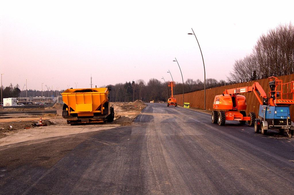 20090301-171337.jpg - Misschien nog iets gaande bij de plotsklaps doodlopende linkse rijstrook, zo ongeveer halverwege het trace tussen de aansluitingen Veldhoven en Centrum/Strijp?  week 200908 