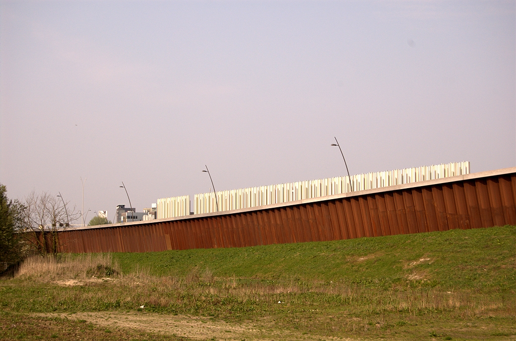 20090413-163206.jpg - De toestand van de aluminium kroon op de de damwanden.