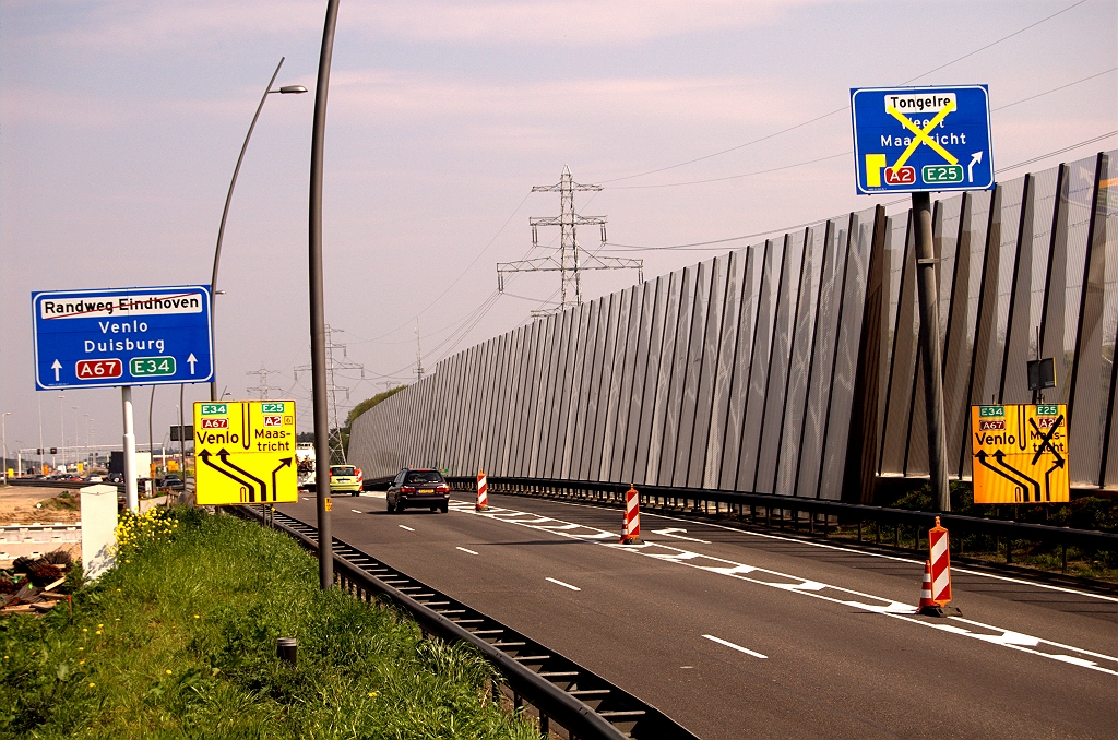 20090418-152758.jpg - De omleidingsroute gaat verder via de A67, de aansluiting Someren, de N266 en de N275, maar daar hebben we geen foto's gemaakt.