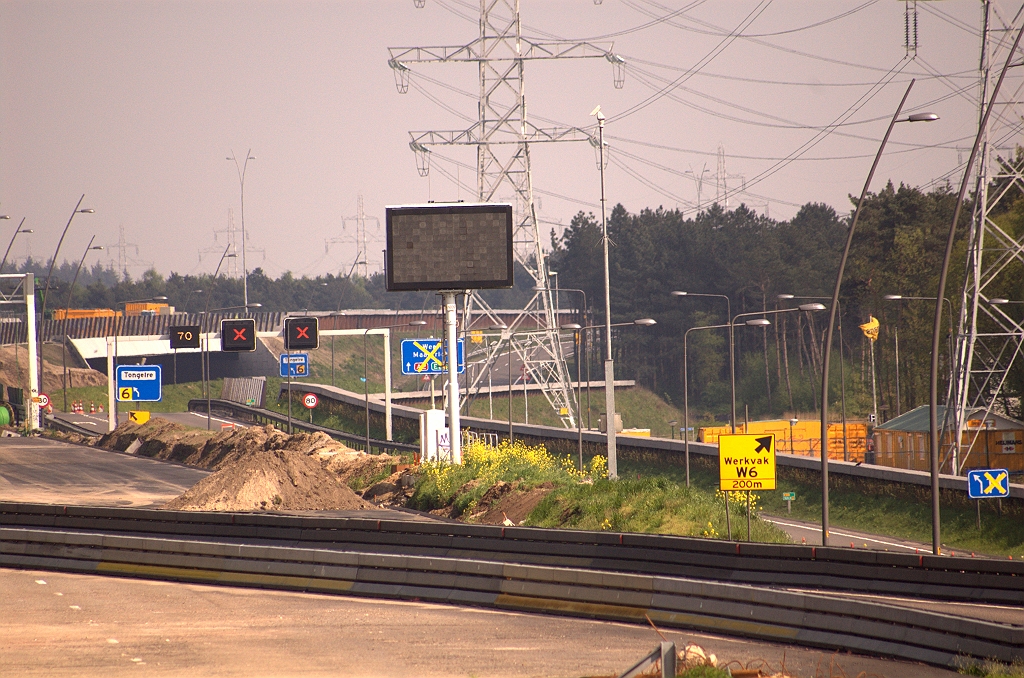 20090418-153219.jpg - De parallelbaan tussen de aansluiting Waalre en kp. Leenderheide is niet helemaal afgesloten...