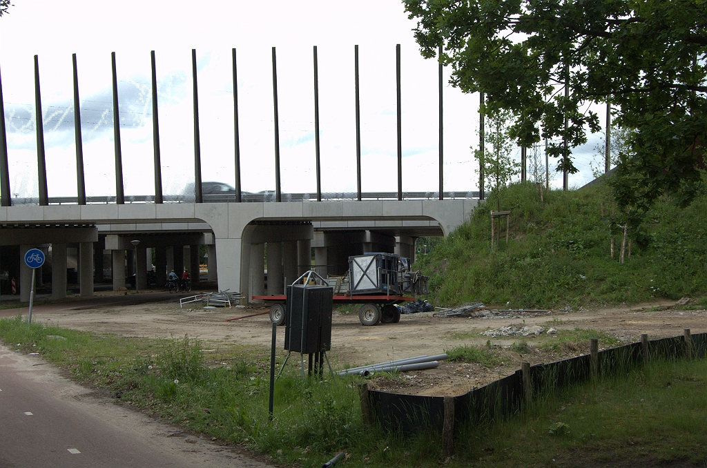 20090517-175458.bmp - Het vertrek van de betonconstructeurs luidt het einde in van die wandelingen.