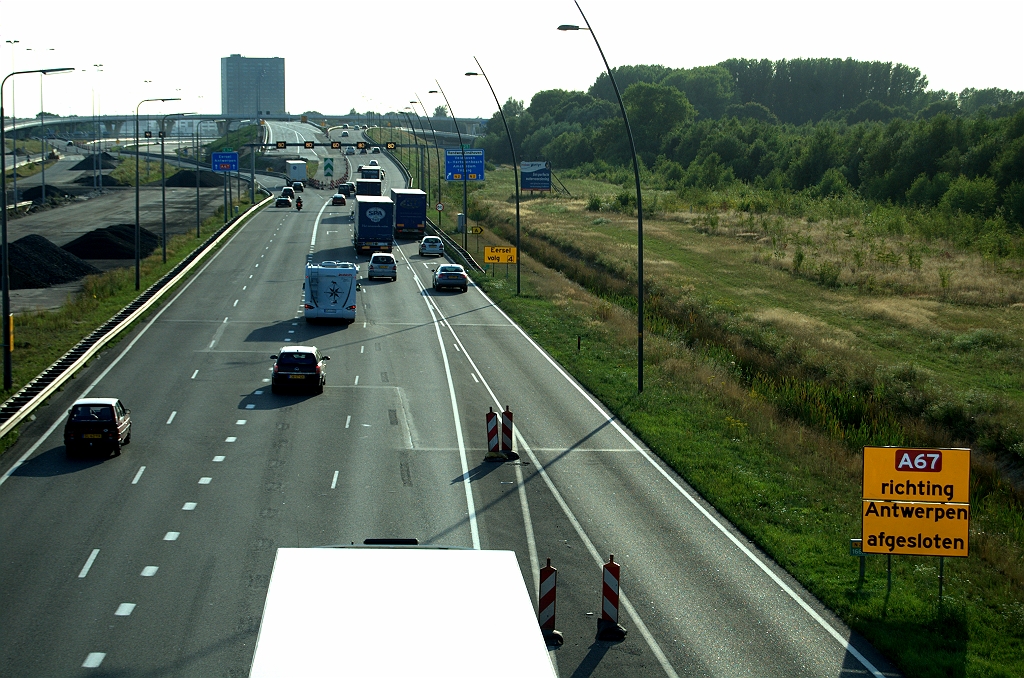 20090716-195122.bmp - Tien minuten voor de afsluiting. Gele borden onthuld, maar nog geen rijstrookafkruizingen of afzettingen.