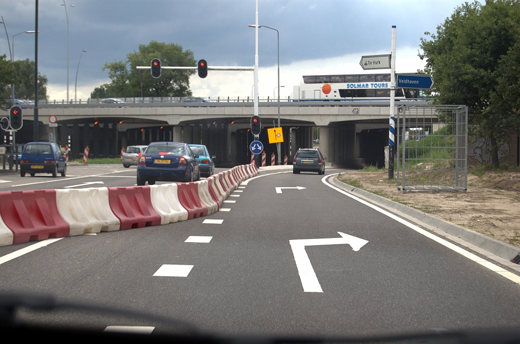 20090719-150001.bmp - Keerlus gescheiden van het verkeer op de Noord-Brabantlaan.