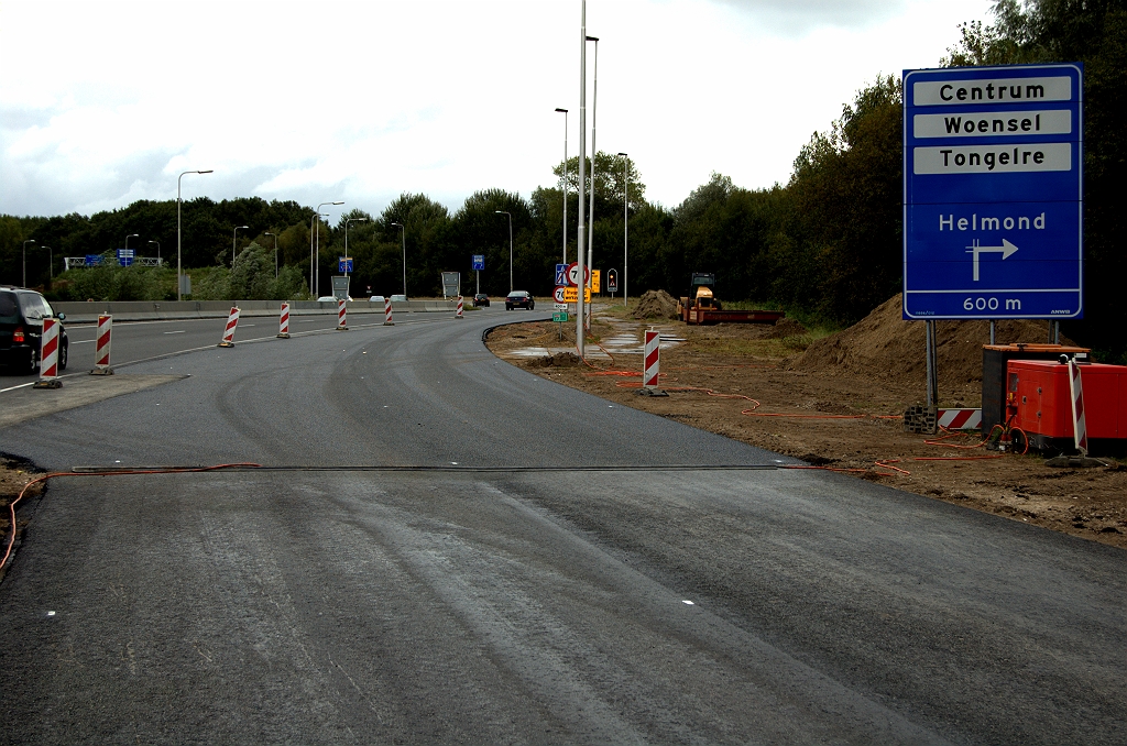 20090913-125700.bmp - ...die weer invoegt op de bestaande A58 richting VRI met de A50. Het lijkt duidelijk dat men het A58 verkeer in oostelijke richting over de nieuwe fasering wil leiden, maar over het nut daarvan tasten we nog in het duister.