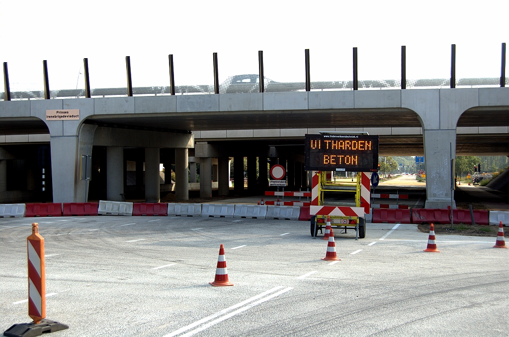 20090919-162505.bmp - Excuusbord voor de afgesloten aansluiting waar niet gewerkt wordt, zoals we ook zagen  in de aansluiting Veldhoven-zuid .