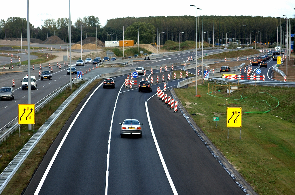 20091004-165447.bmp - De recente fasering van het A58 verkeer in de richting A50, met rijbaansplitsing, is wat summier aangegeven.  week 200910 