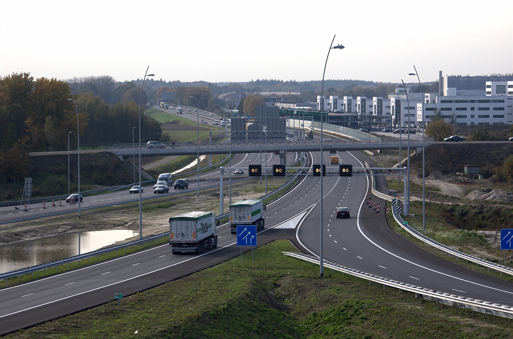 20091028-153658.bmp - Geen wijzigingen in de verbindingswegen Venlo-Antwerpen en Amsterdam-Antwerpen in het westen van het knooppunt. Die zijn al definitief.