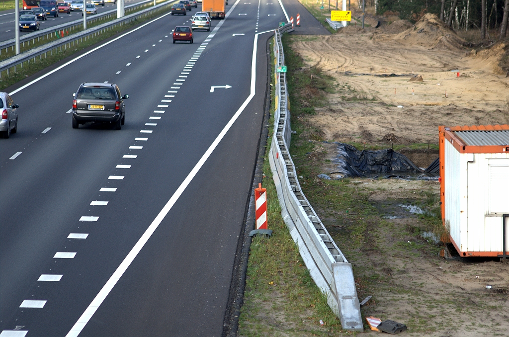 20091213-142147.bmp - Alhoewel, bij de uitvoeger naar de parallelrijbaan mist nog een stukje vluchtstrook.