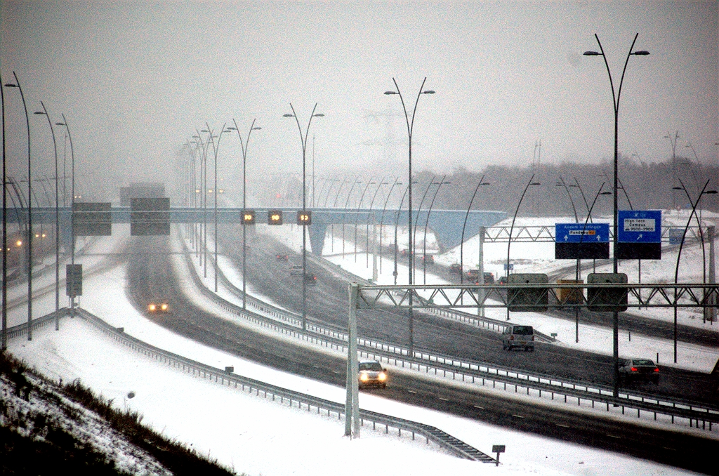 20100109-165444.bmp - Aansluiting high tech campus. Er lijkt toch ook mist in het spel te zijn. Zo hard sneeuwde het nu ook weer niet.