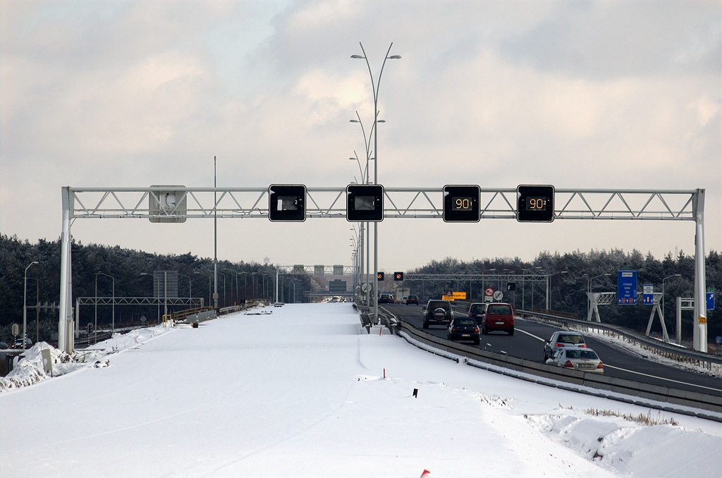 20100130-143812.bmp - En plichtsgetrouw weer een kijkje op de te renoveren viaducten in de A67 over kp. Leenderheide...  week 201002 