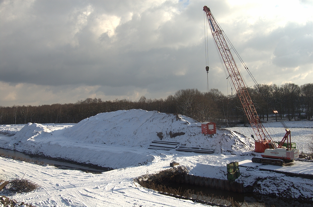 20100130-153657.bmp - Enkel een betonstrookje ter breedte van een werkverkeerbaan resteert nog.  week 201002 