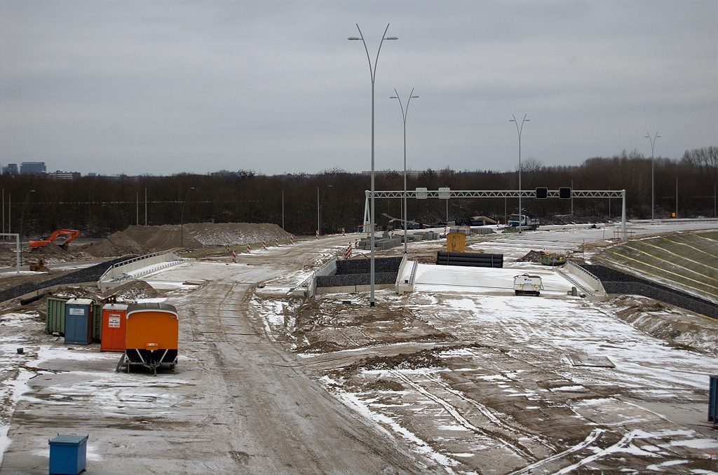 20100213-152025.bmp - Verwarmingstenten verdwenen op KW 42 (A50 over de verbindingsweg Nijmegen-Helmond) in Ekkersrijt. De voegovergangen zijn dan ook alle aangebracht.  week 201005 