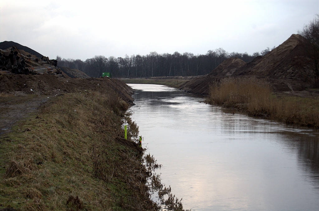 20100219-181626.bmp - Oude duiker in de A2 over de Dommel in kp. de Hogt volledig gesloopt.  week 201005 