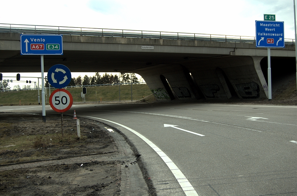 20100227-164848.bmp - Het volgende paar nieuwe borden op een plek waar voorheen niets stond.