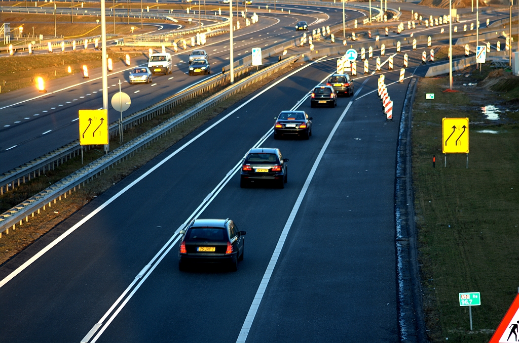 20100307-191908.bmp - En ook de andere rijbaan is omgenummerd naar A50.