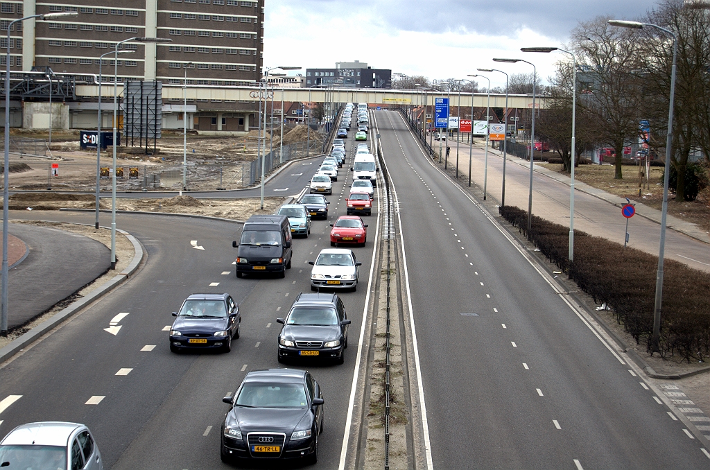 20100313-151106.bmp - Ongebruikelijke congestie op de stadsring door Eindhoven voor op een zaterdagmiddag. Misschien werd er op enig moment ook een omleidingsroute via de ring ingesteld, of verkozen bestuurders die zelf.