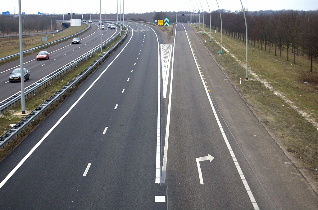 20100314-133932.bmp - Verlaten noordelijke A50 rijbaan in kp. Ekkersweijer, tijdens de weekendafsluiting 13-14 maart 2010 tussen Ekkersrijt en dat knooppunt.  week 200943 