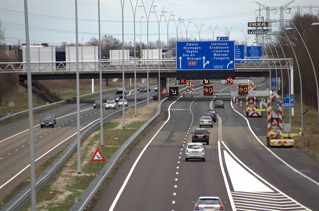 20100320-153214.bmp - Mobiele portalen en andere hulpmiddelen ingezet voor de afsluiting van de A50 in de richting Nijmegen, op de zaterdag van het afsluitweekend.  week 200947 