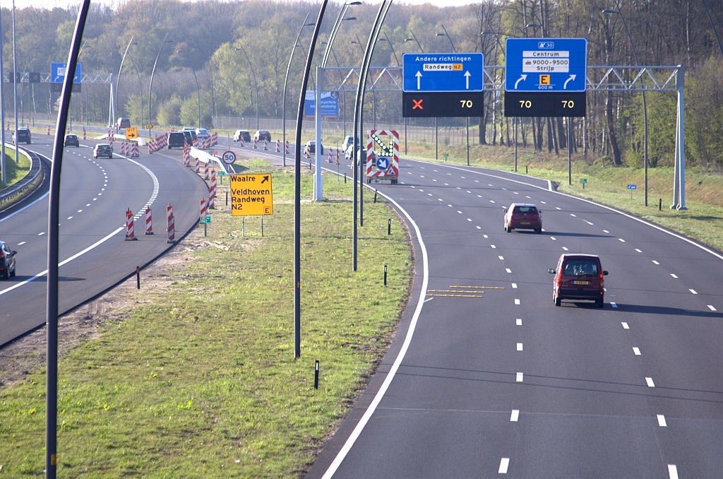 20100417-084524.bmp - ...maar via de opengestelde GODO kan het verkeer vanuit de richting Amsterdam/Nijmegen toch de afritten 30 t/m 33 bereiken.  week 201010 