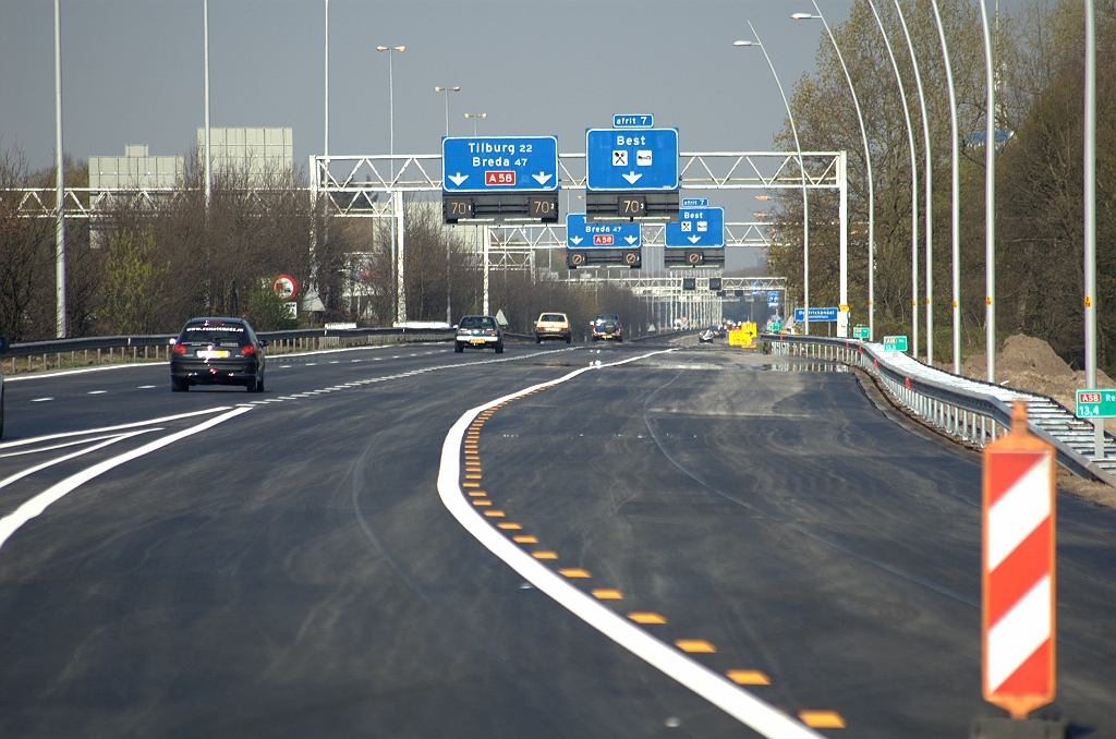 20100418-102328.bmp - En op dag 2 lacht ons een gladde DZOAB rijbaan toe, inclusief overbreedte voor de aanstaande verbreding van de A58 Eindhoven-Oirschot.