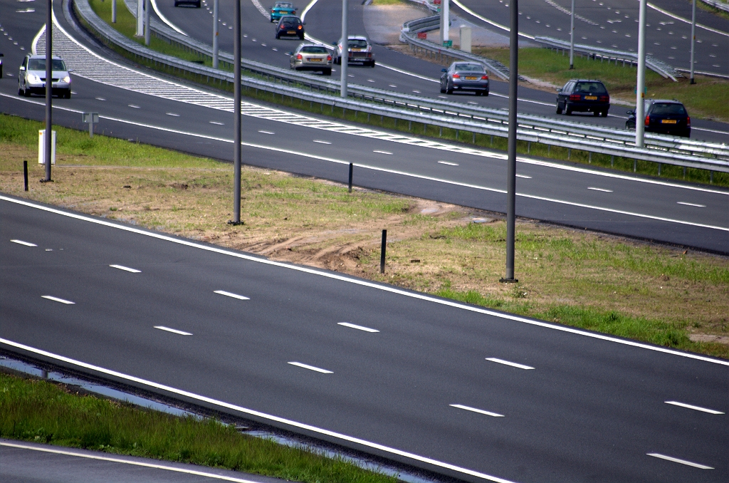 20100502-161009.bmp - En als het niet te modderig is haalt je voertuig zelfs de overtocht van A2 naar N2.