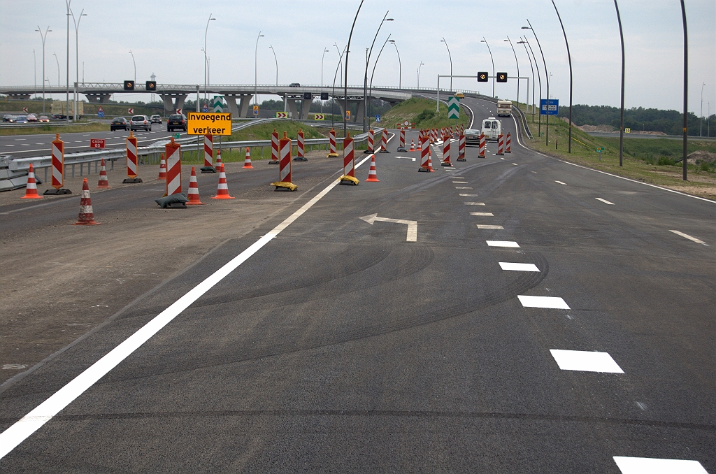 20100606-160759.bmp - De oversteek laat net genoeg ruimte over aan het einde van het werkvak. Perfecte planning, nog maar eens!