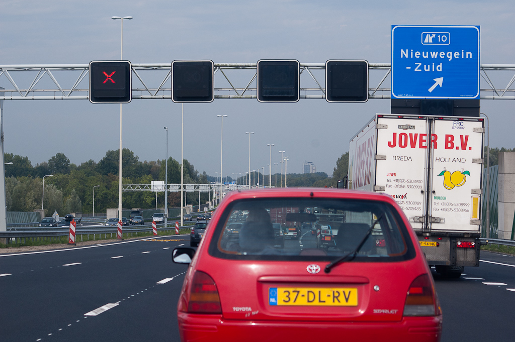 20110916-125144.jpg - Voorlopig terug naar drie rijstroken zo'n beetje halverwege het wegvak Everdingen-Oudenrijn.