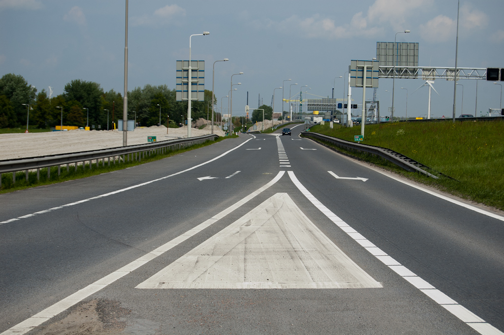 20100515-142105.jpg - Te verplaatsen weefvakken aansluiting S101/Coenhavenweg, westzijde.