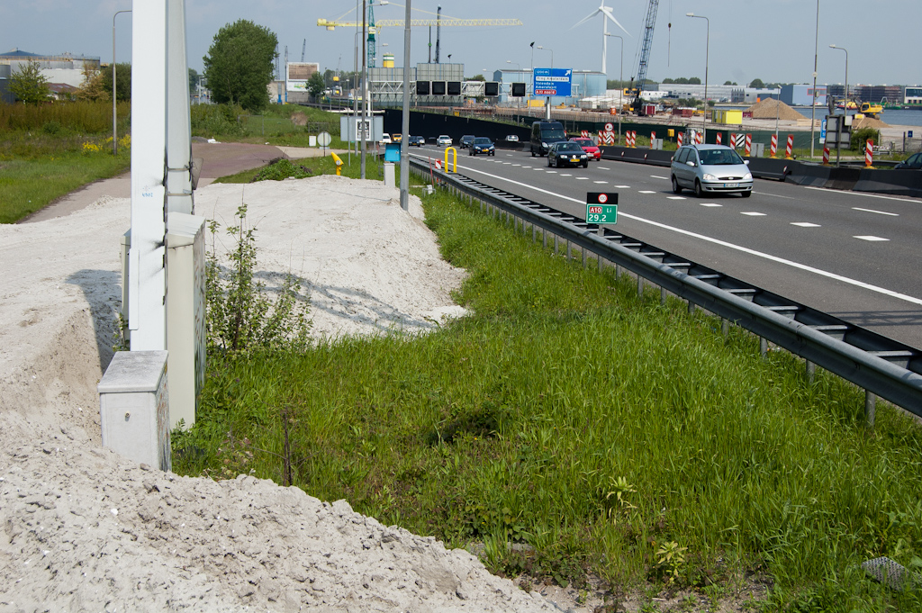 20100515-143132.jpg - Viaduct Coenhavenweg, noordwest zijde