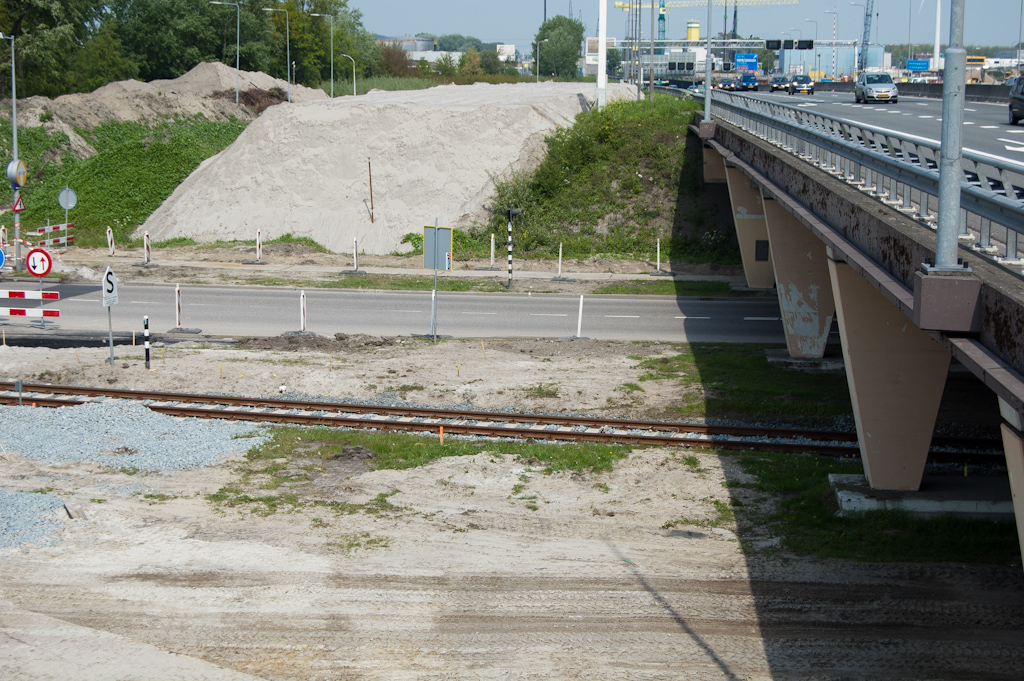 20100515-143618.jpg - Viaduct Coenhavenweg, westzijde