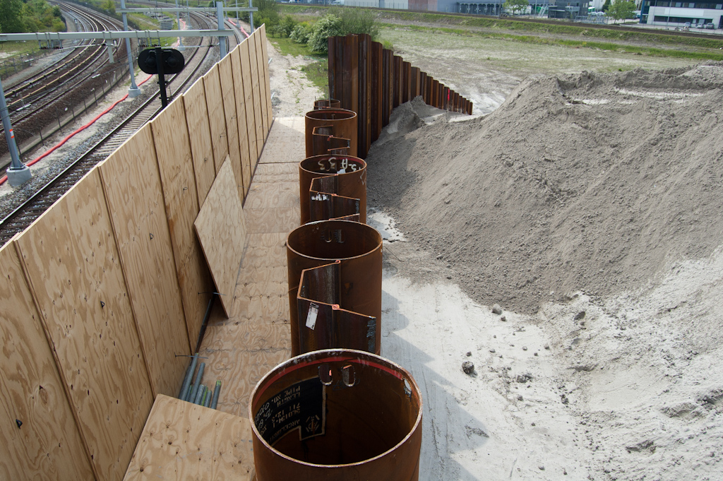 20100515-153048.jpg - Viaduct A10-OV lijntje Sloterdijk, noordwest zijde