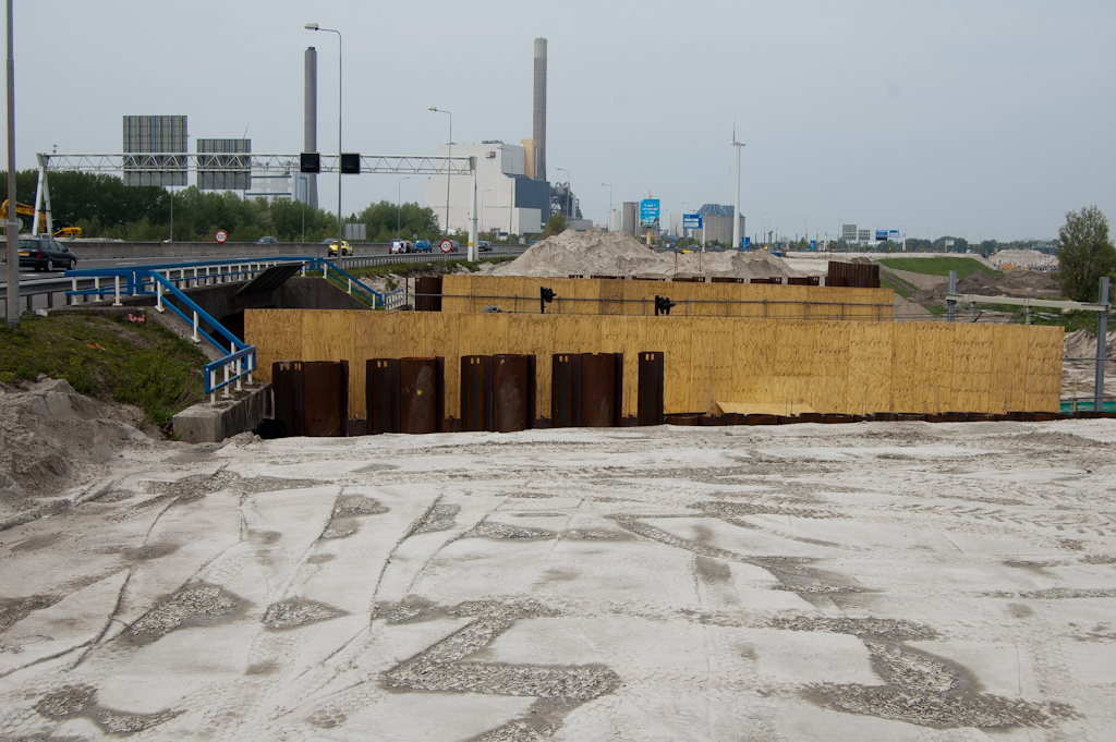 20100515-161211.jpg - Viaduct A10-OV lijntje Sloterdijk, zuidoost zijde