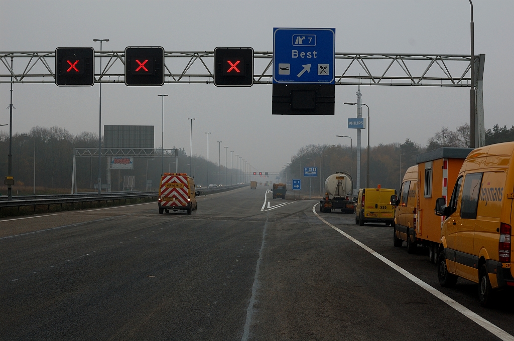 20101121-123651.jpg - ...zodat de her-overlagingen van de rijstroken 2 en 3 daar robuust op aansluiten.