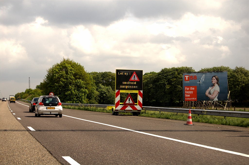 20090503-143544.jpg - Tekstkar nummer 2 langs de zuidelijke rijbaan, ook bij km 39,7.