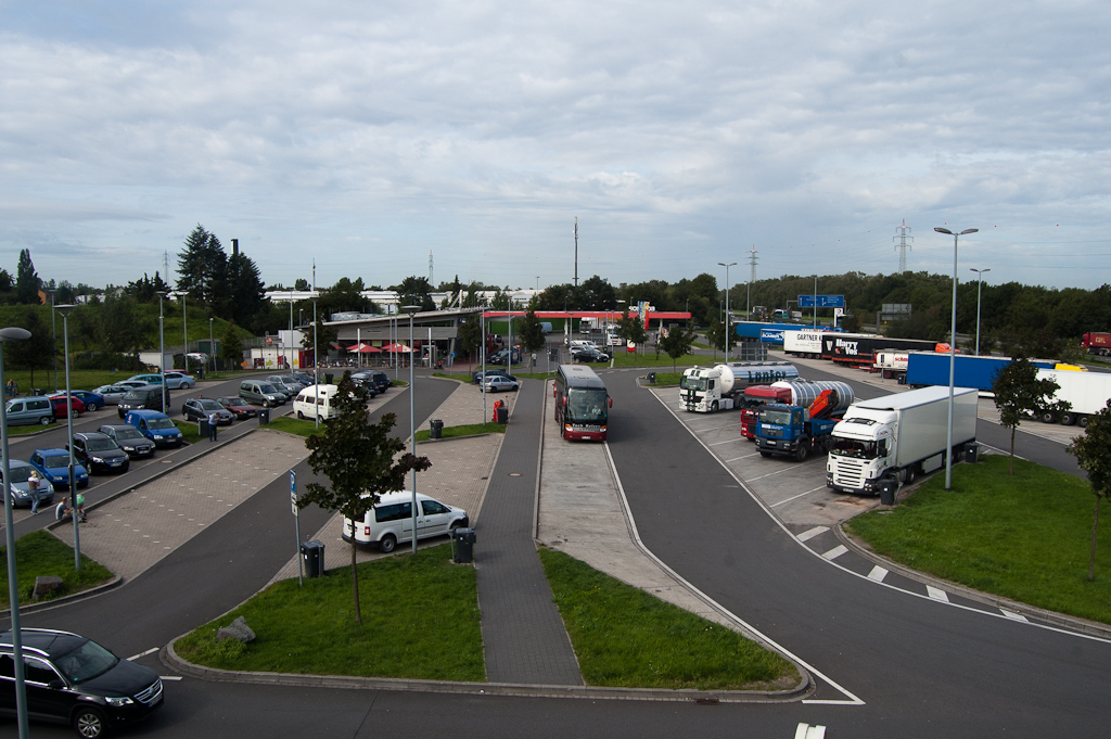 20110811-093237.jpg - Tijd voor koffie in de verzorgingsplaats (Raststaette) Bottrop.