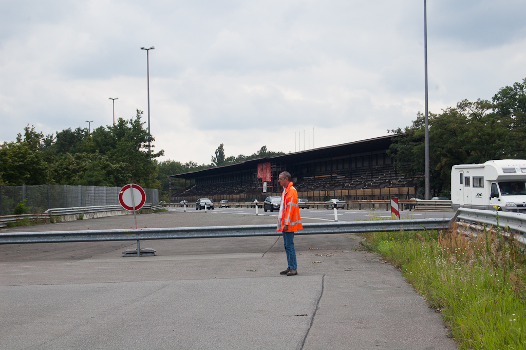 20110814-125403.jpg - Aankomst van de keerlus op de westelijke AVUS rijbaan.